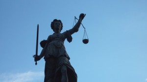 Gerichte und Rechte